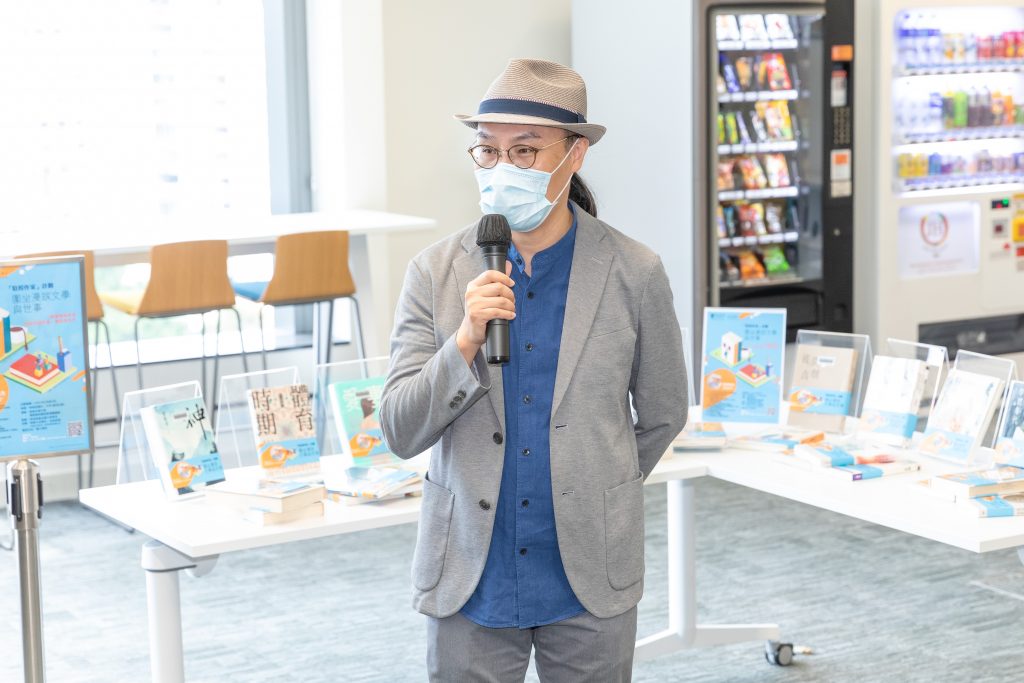 「駐校作家」計劃 - 圍坐漫談文學與世事