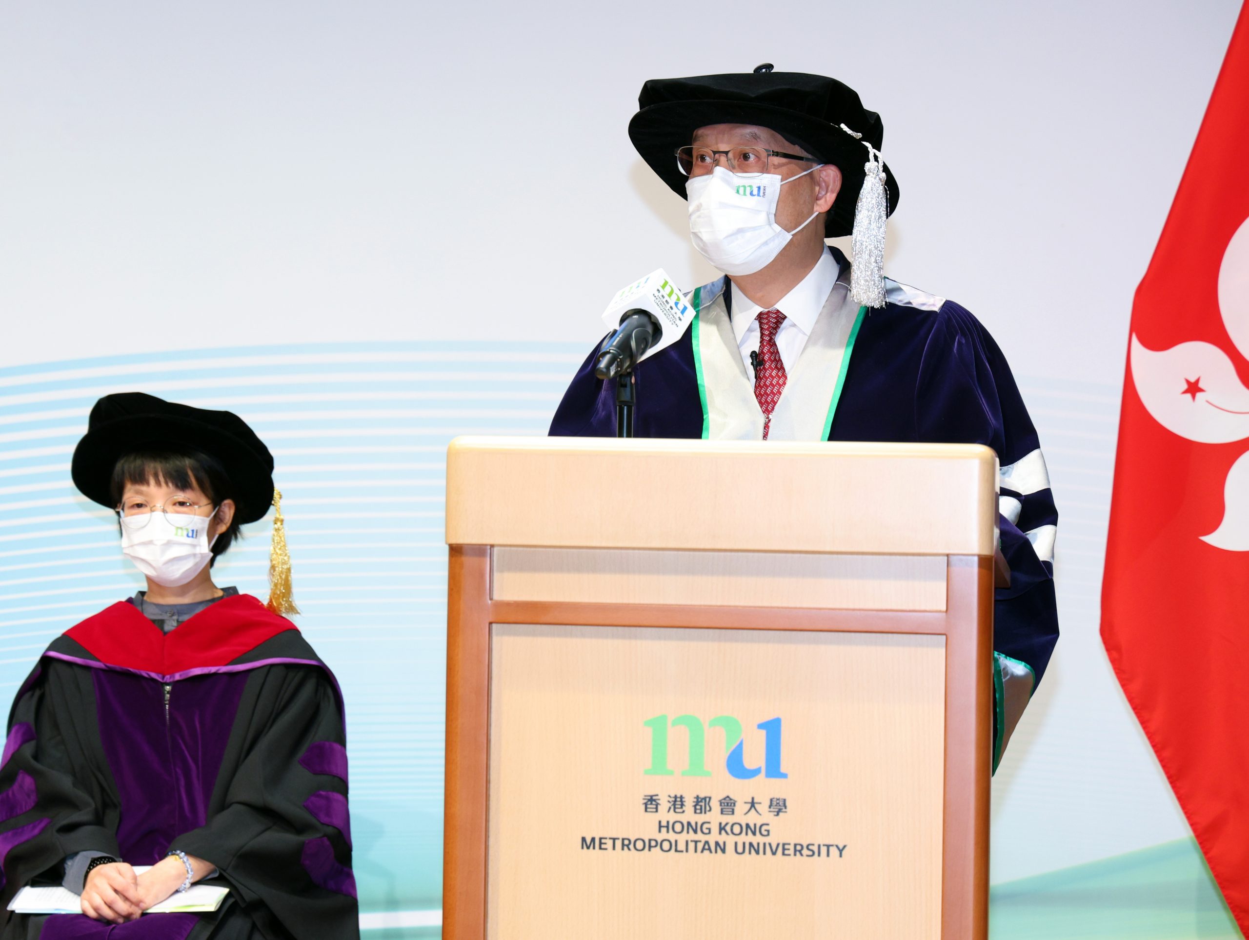 校长林群声教授恭贺四位新任大学院士，并衷心感激他们对大学的支持。
