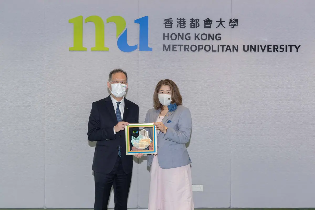 湾仔扶轮社到访香港都会大学
