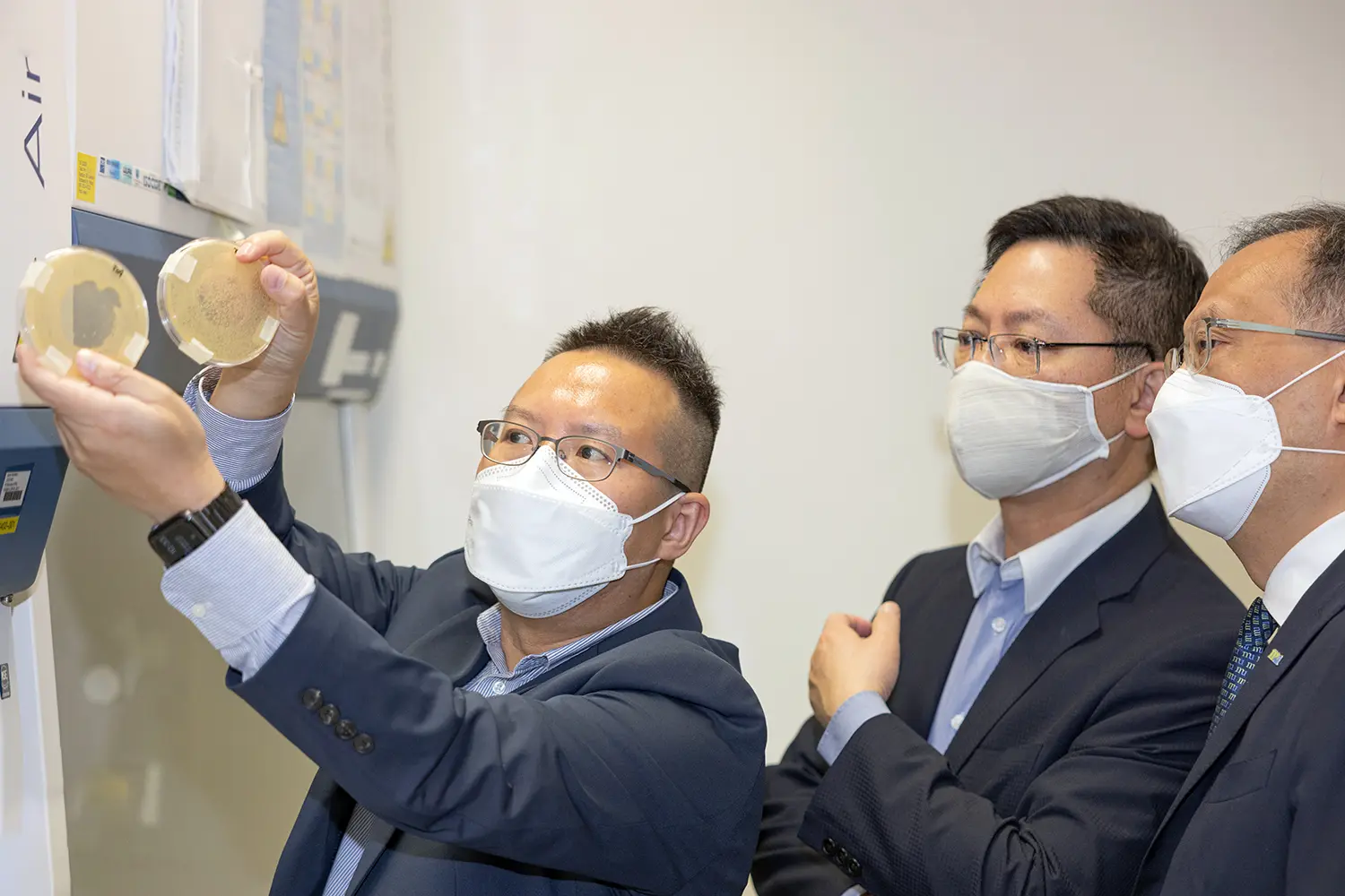 研发截杀新冠病毒过滤技术