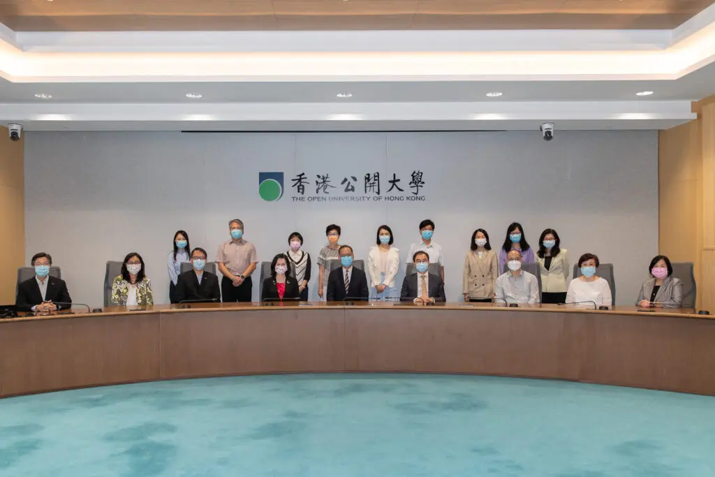 东华学院到访公开大学