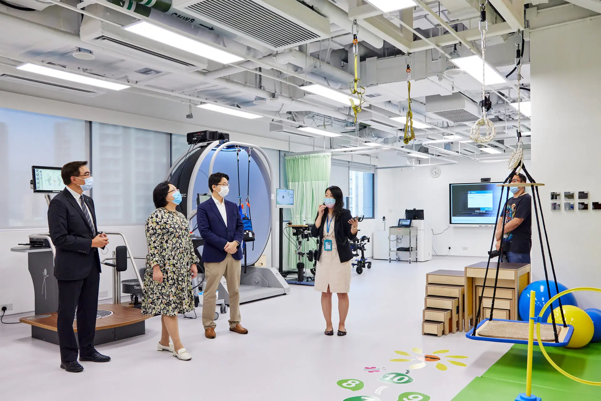 Visit by Kowloon City District Office and Hong Kong Kowloon City Industry and Commerce Association