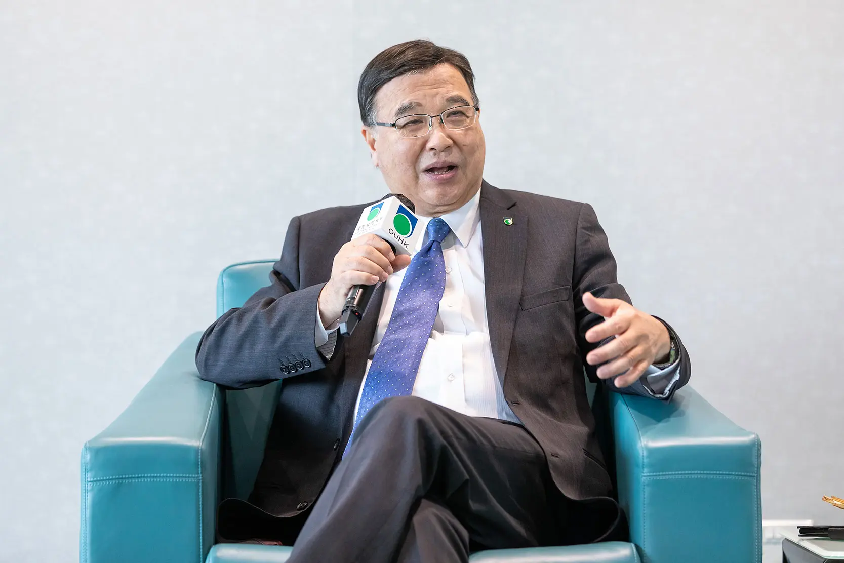 Retiring President Prof. Yuk-Shan Wong shares his memorable moments with the media