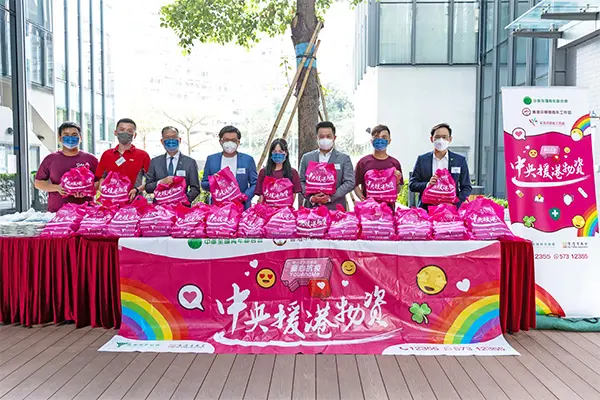 HKMU partners with Hong Kong United Youth Association to distribute anti-pandemic packages