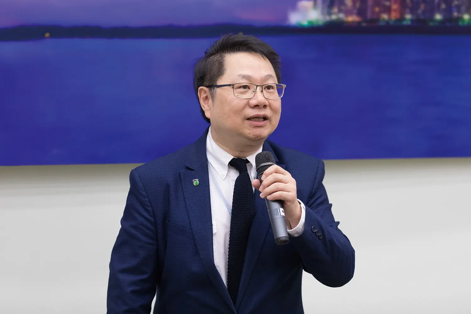 推动应用研究　贡献社会