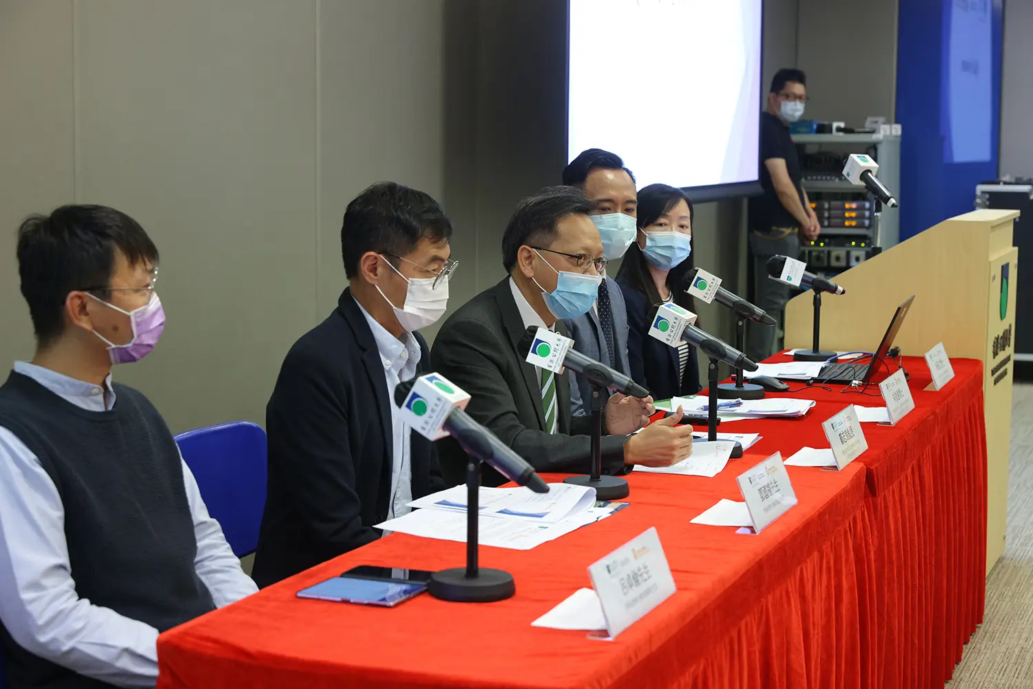 OUHK and HKLSS join hands to survey housing needs of the grassroots