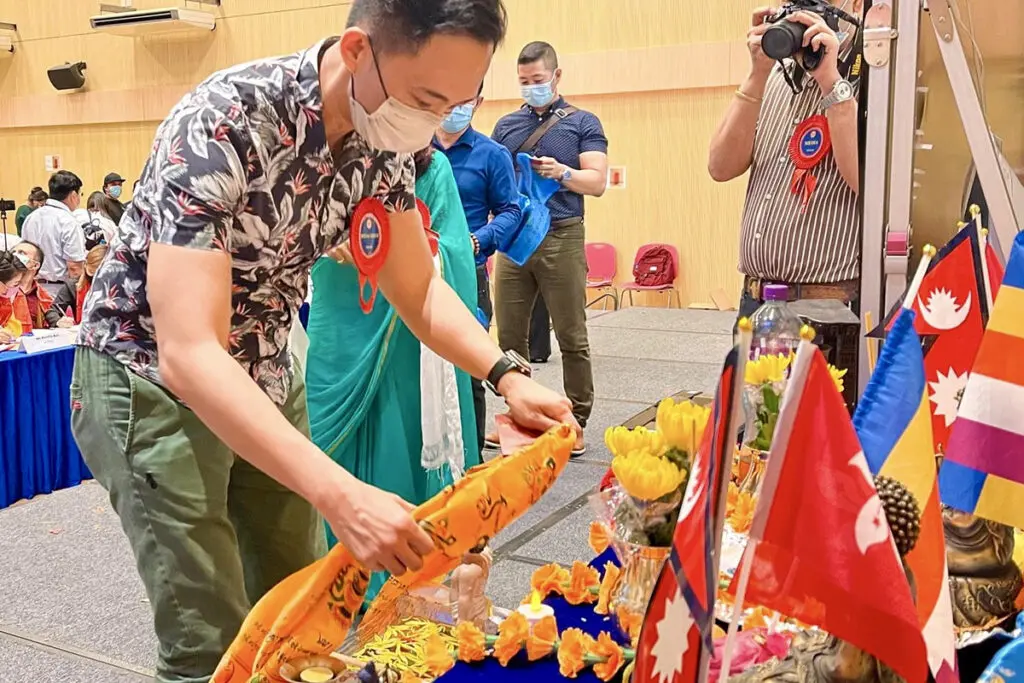 融入香港 — 從南亞食物及音樂開始