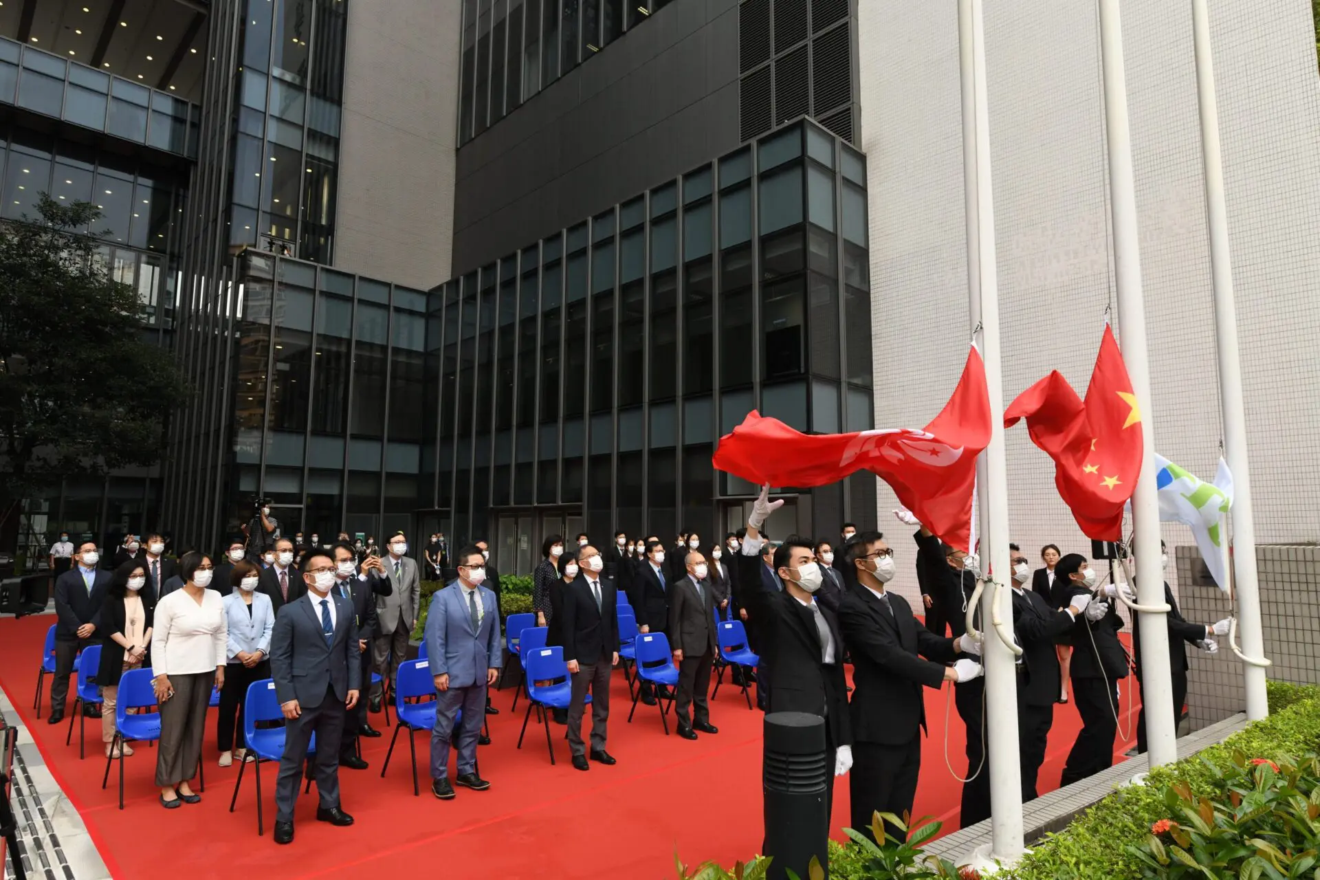 香港都會大學舉行升旗禮賀國慶72周年
