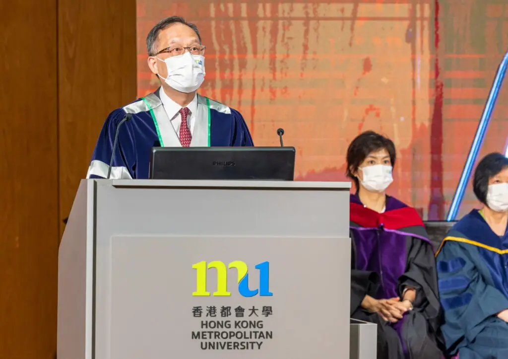 都会大学师生共迎新学年　校长寄语学生成功要靠个人努力