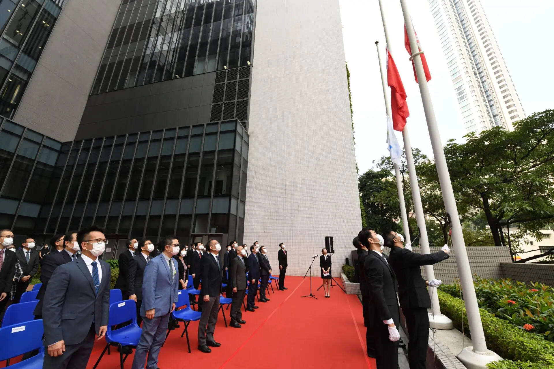 香港都會大學舉行升旗禮賀國慶72周年