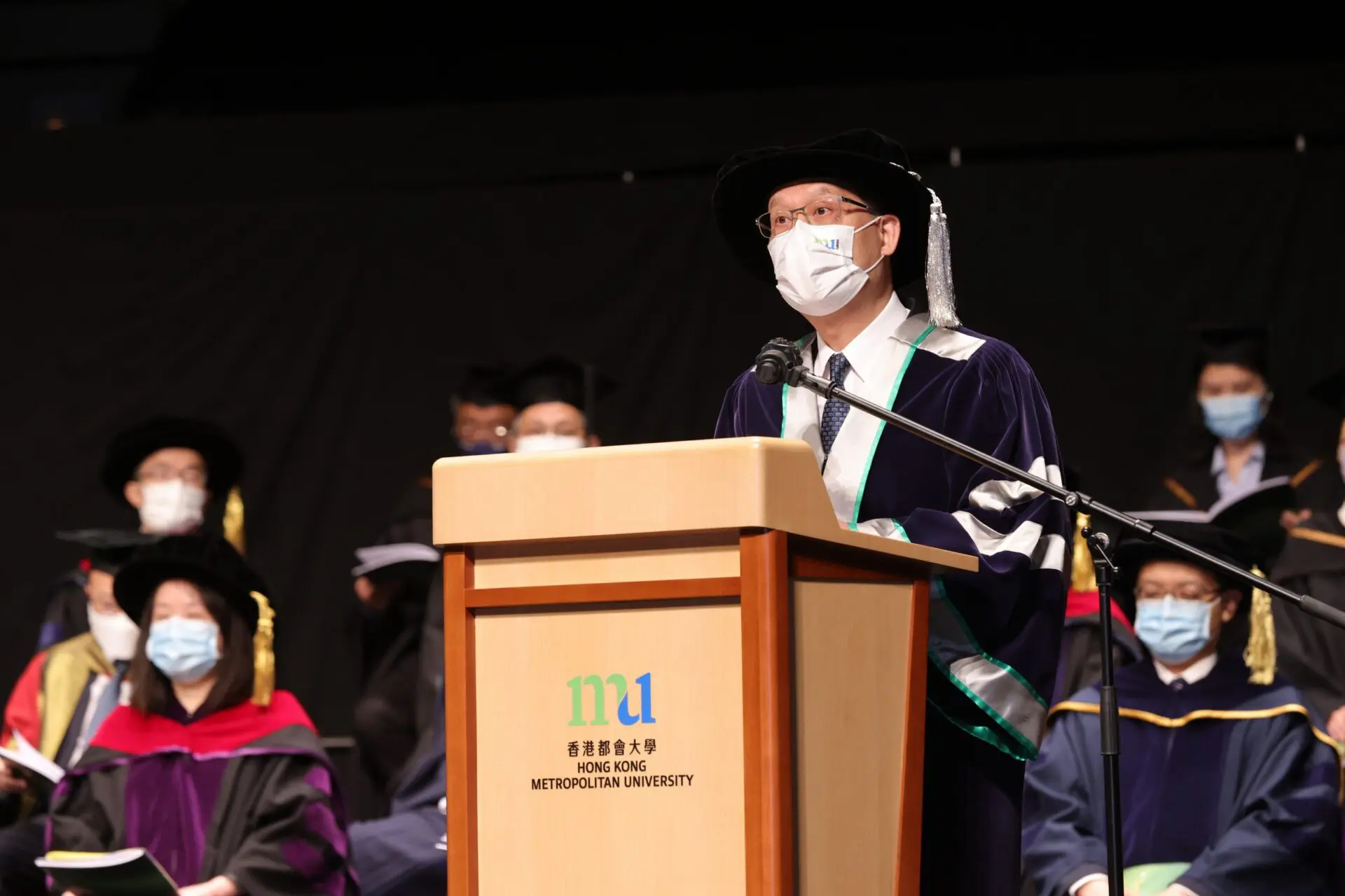 香港都会大学举行第30届毕业典礼　颁授学位予7,000毕业生