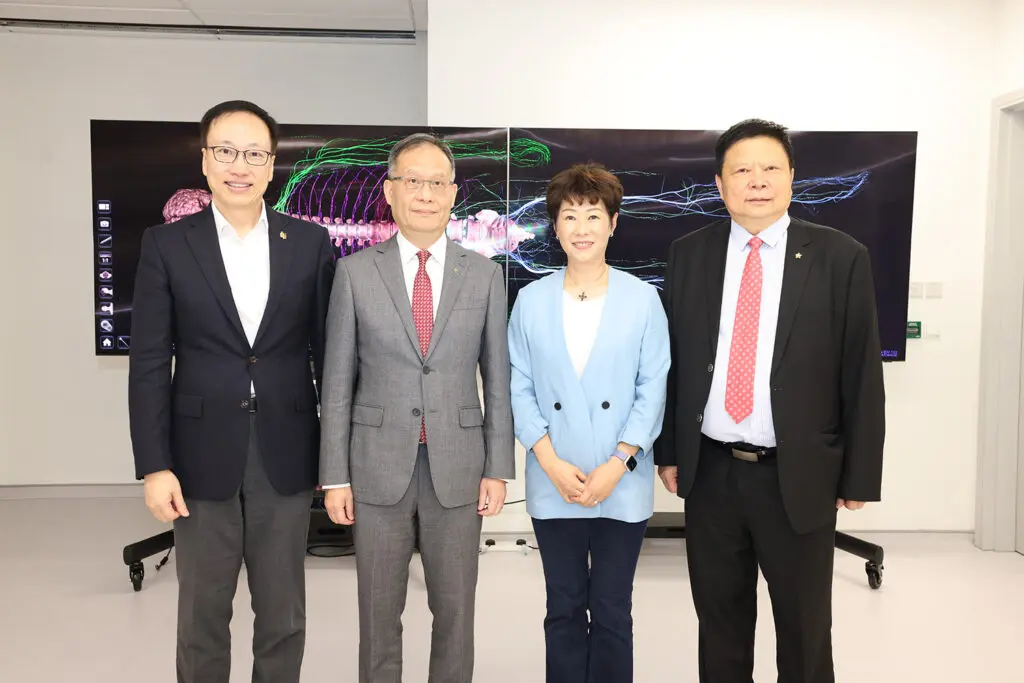 都大校董會新成員到訪大學
