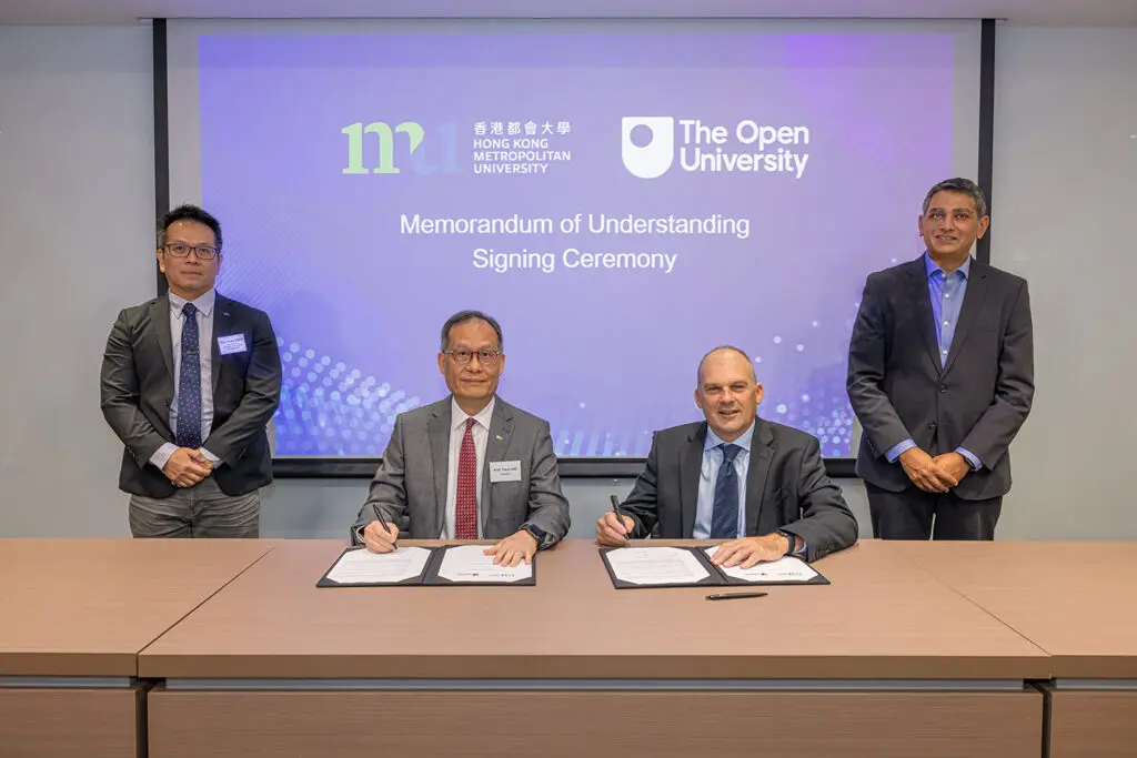 香港都会大学与英国公开大学签订备忘录　促进两校合作交流