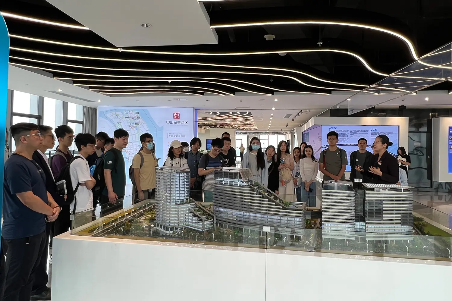 都大學生校友 探索中山就業創業發展和機遇