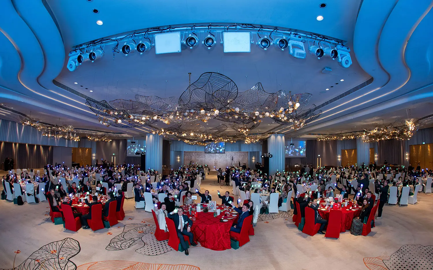 HKMU Foundation Dinner unites forces across sectors to help students “go beyond limits”