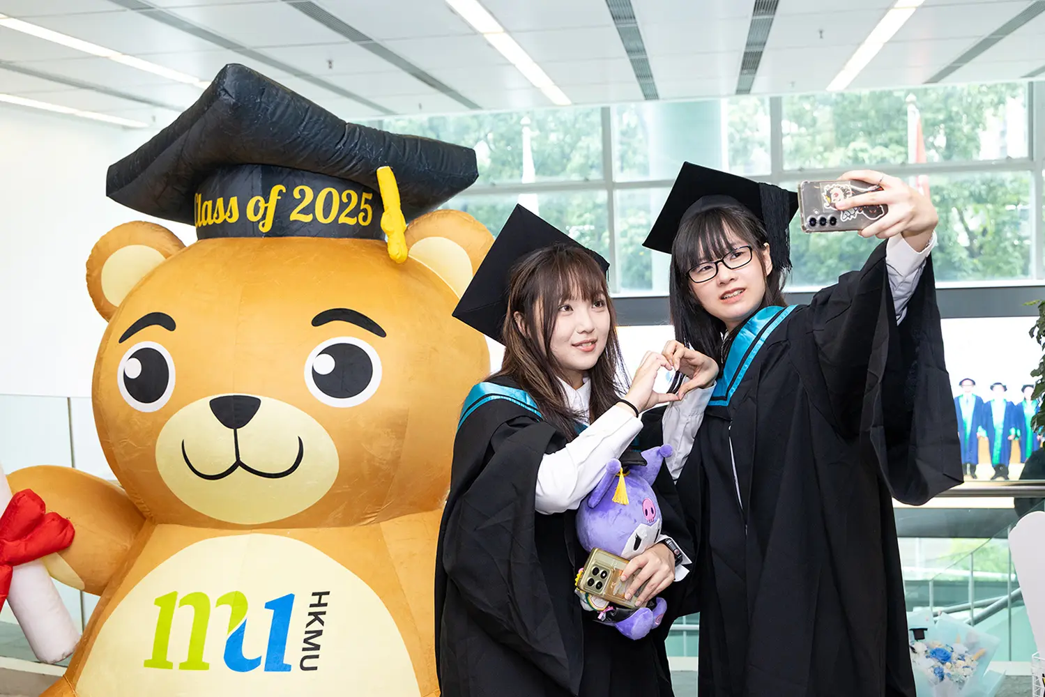 HKMU 36th Congregation: President encourages graduates to become responsible citizens with leadership qualities