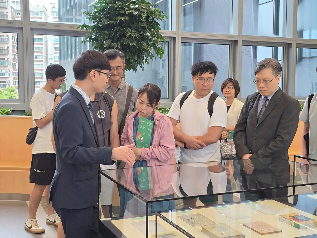 Successful public lecture: “Destined by Letters: The Preservation and Legacy of Eileen Chang, Stephen Soong and Mae Fong Soong's Manuscripts and Relics”