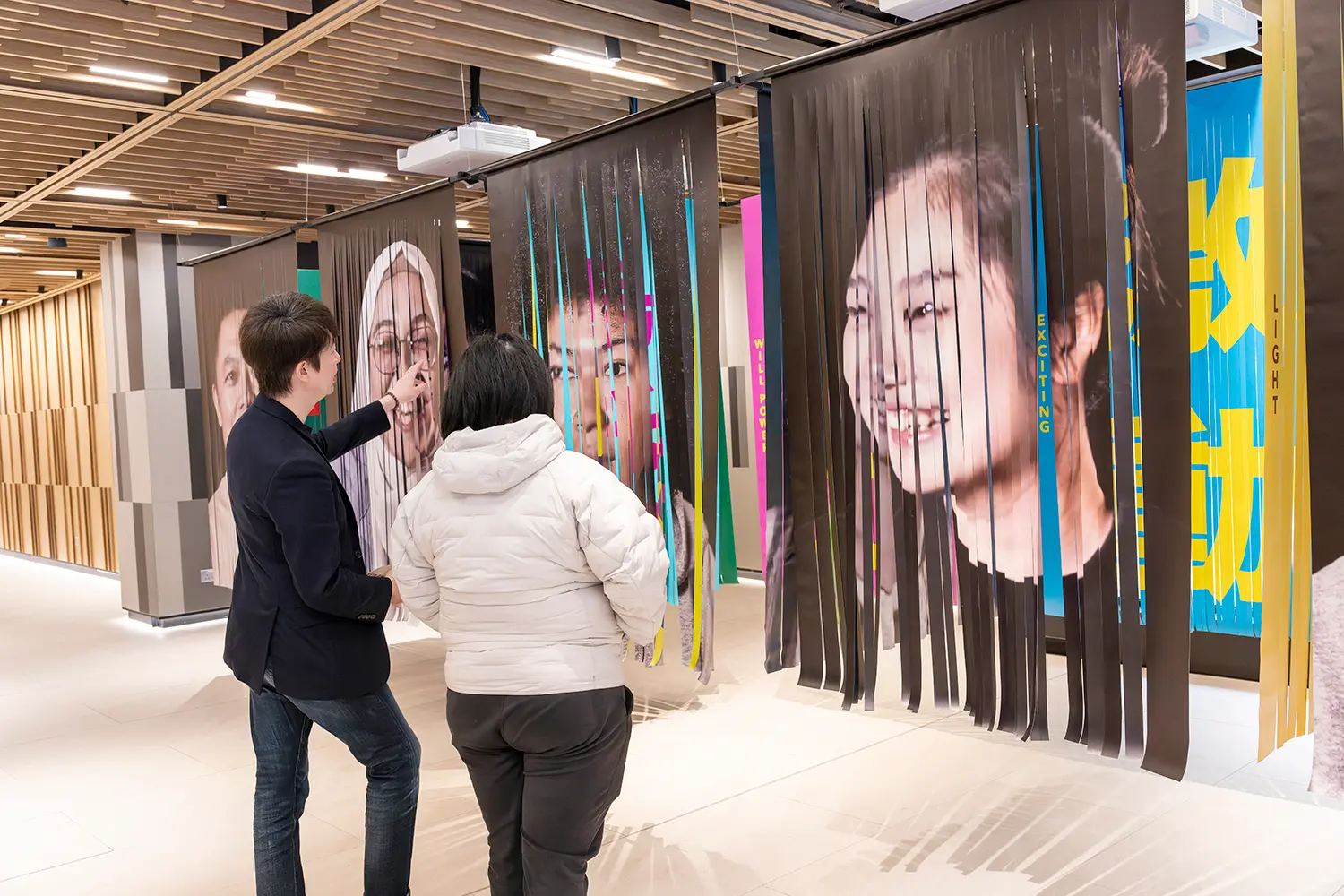 摄影装置艺术展「HOPE」 向学生宣扬积极乐观精神